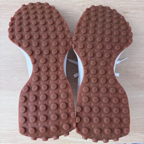 New Balance 327 Women’s Sneakers 9 White Beige Gum - Picture 8 of 9